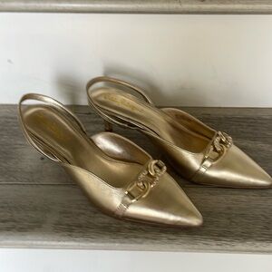 Lilly Pulitzer Jules kitten heel slingback gold shoes.  Size 9M.  Worn once.